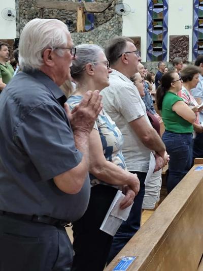 3º Dia da Novena reúne centenas de devotos no Santuário Nossa Senhora Aparecida Celebração foi presidida pelo Padre Aroldo Shinemann Filho e marcada por fé
